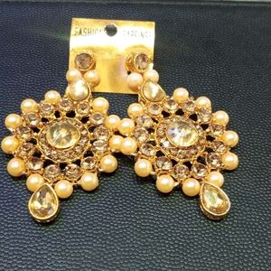 Golden Neck Set With Moti Work