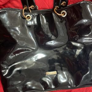 Osaiz Oversized Blck Glossy Bag