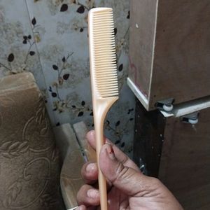 Tail Comb