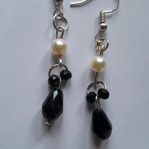 Tear Drop Black Glass Stone Earrings