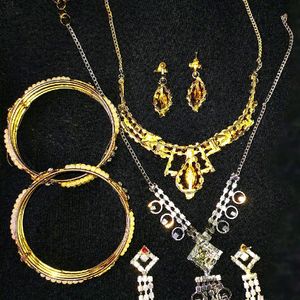 BEAUTIFUL JEWELLERY & BANGLE SET - 99/-