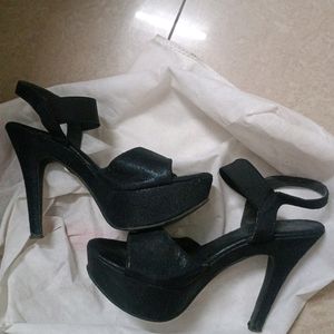 Inc. 5 Black Shimmery Heels