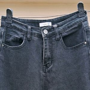 Y2k straight charcoal jeans.