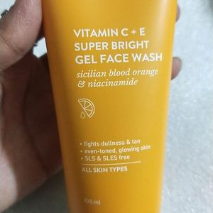 Dot&Key Vitamin C+E Super Bright Gel Face Wash