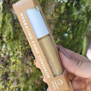 Elf Camo Concealer /Light Beige