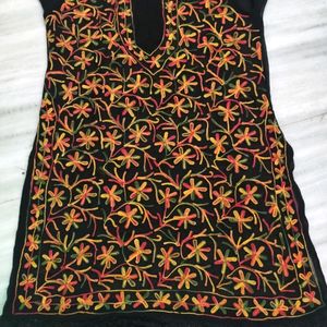 Lucknowi Chickenkari Kurti