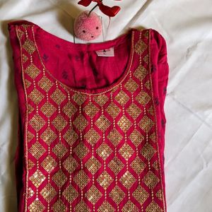 Pretty Zari Design Yoke Part kurti