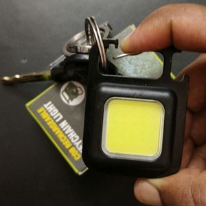 1 Pcs - New Smart Keychain with Rechargeable Light