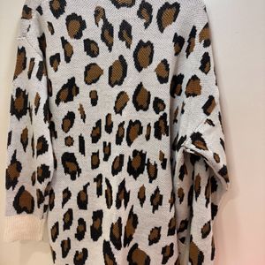 cheetah Print White Knitted Sweater