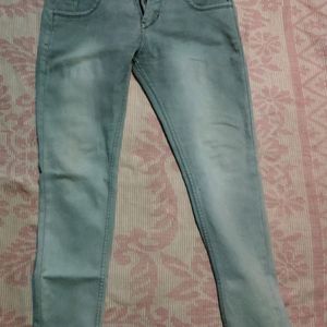 WOMEN'S JEANS WEAR