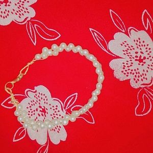 Trendy handmade braclet for girls