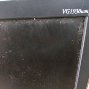 21 Inches Monitor With VGA cable