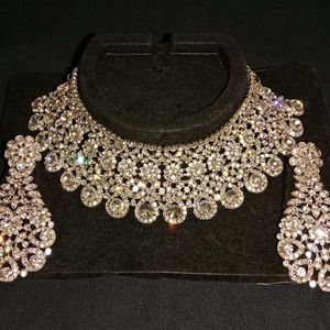 A Beautiful Necklace Set