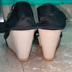 Black heel sandal