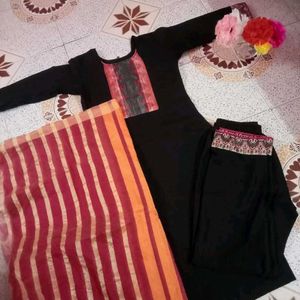 Black Banarasi Stunning Set