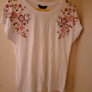 Max White Casual Wear Top