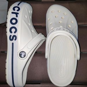 ₹1000.  Crocs Unused