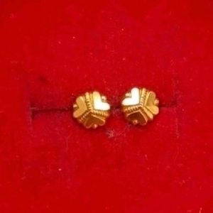 18kt Gold Ear Stud