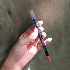 Star Struck By Sunny Leone Foxy Fuchsia Lip Liner