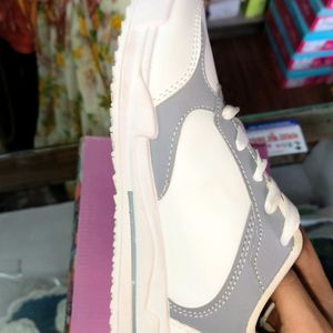 Casual Shoes White For Girls Size - 8