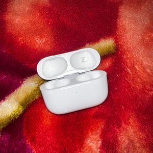 Apple AirPods Pro Wireless Buds