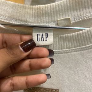 GAP sweatshirt