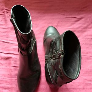 Black Heeled Boots