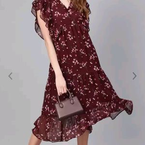 Burgundy Tiered Dress By (Mast & Harbour)🛍️🌷