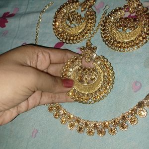 Golden Jewellery Set