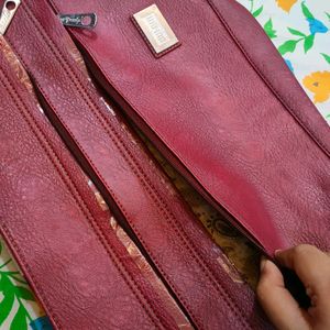 Maroon Handbag👜🌹