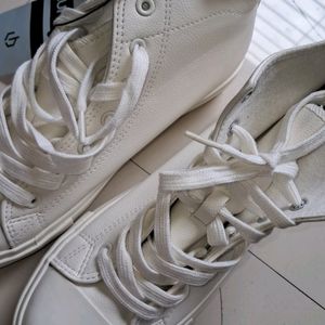 NEW LUNABLU HIGH TOP SNKR...OFF WHITE COLOR