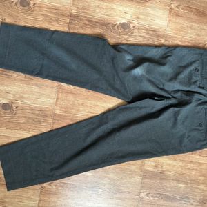 Uniqlo Formal Ankle Pants