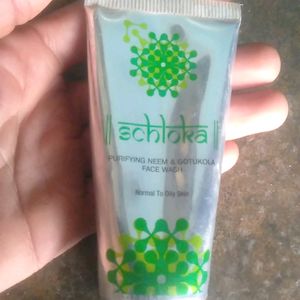 Shloka Modicare Face Wash