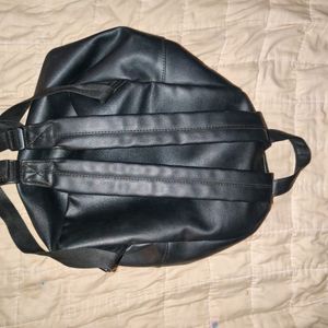 Black chique Capresse Bag