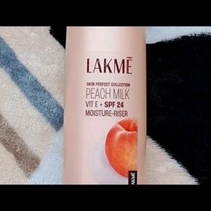 Lakme Peach milk Moisturizer