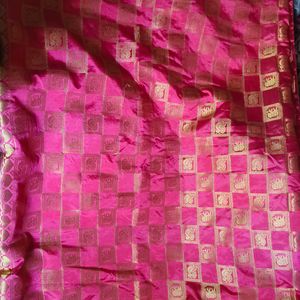 Rose Coloured Checks Saree With Blue Colour Border