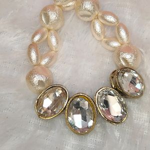 Imported Pearl Bracelet With Big Stones