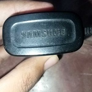 An Original B-type Samsung Charger