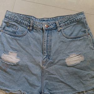 Comfy Denim Shorts Size 30