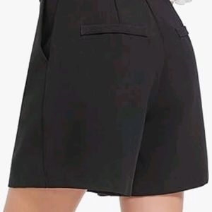 TAILORED SHORTS