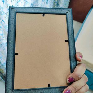 6 Photo Frames