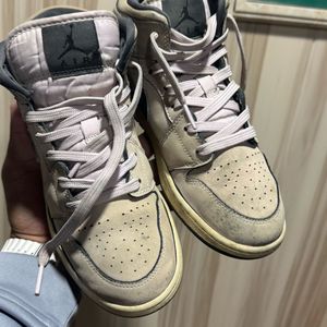 Nike Jordan Junior Mid 1 Sneakers