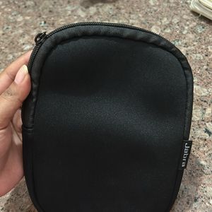 Electronic pouch with zipper for Headphones