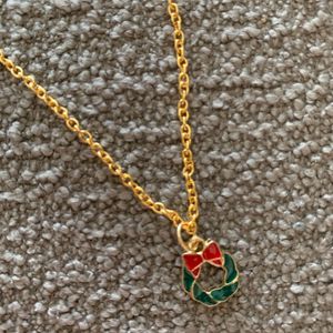 Christmas Holly Neckpiece