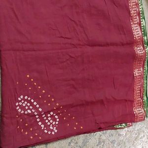 Red & Green bandhani Dupatta