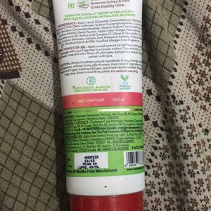 Mamaearth Oil Free Face Wash