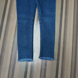 Z-35 Size 30 Slim Fit Women Denim Jeans