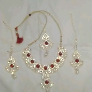 Red N Whites Pearl Necklace