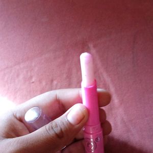 Eyeliner With Pink Magic Lipstick.