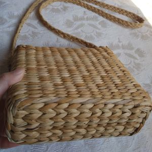 Eco-friendly Handmade Straw Crossbody Sling Bag✨